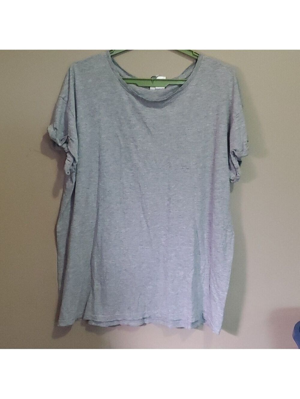 Divided H&M tshirt size medium